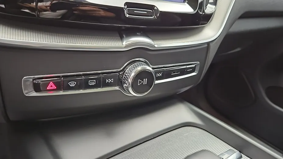 VOLVO XC60 -