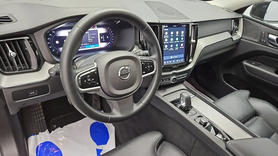 VOLVO XC60 -