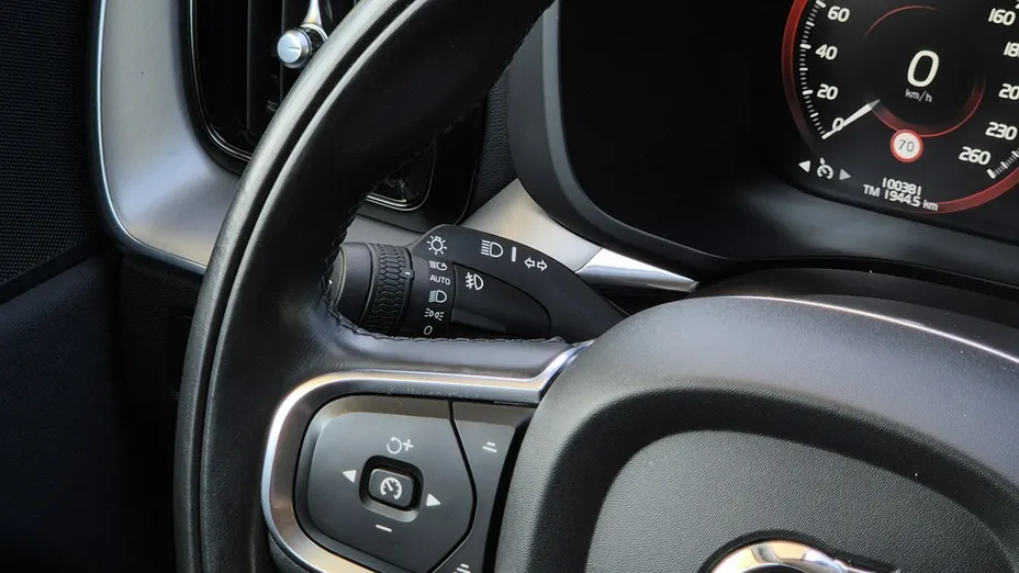 VOLVO XC60 -