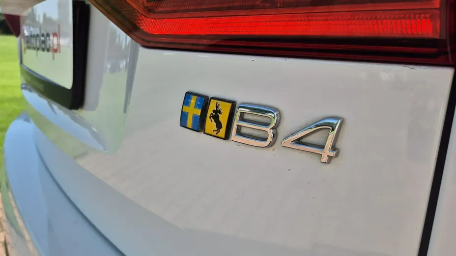 VOLVO XC60 -