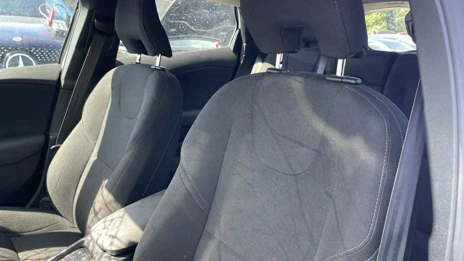 VOLVO V40 -