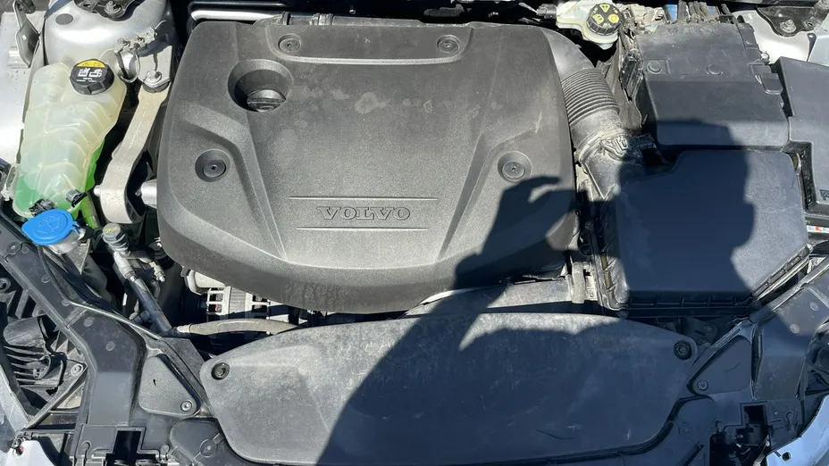 VOLVO V40 -