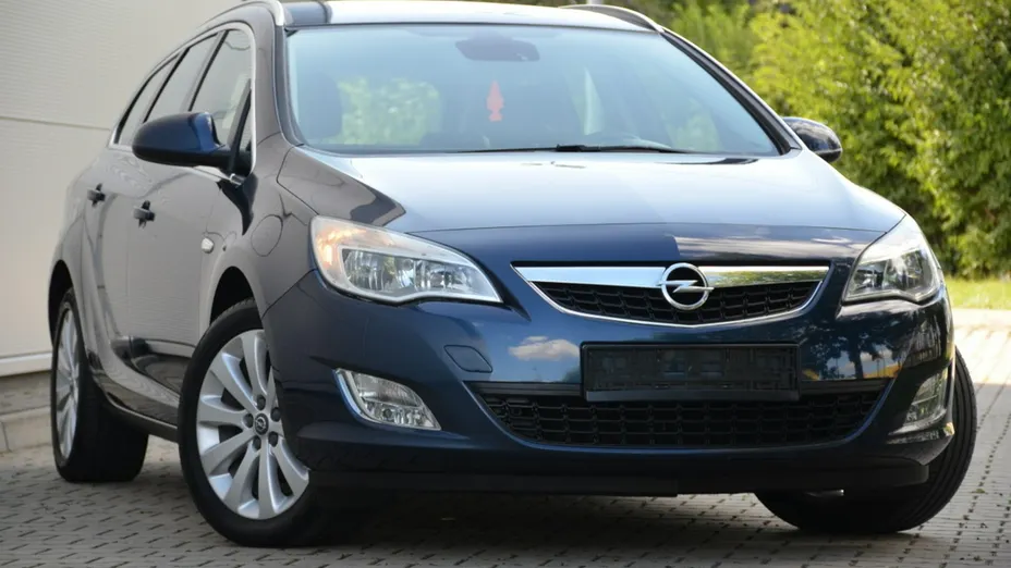OPEL Astra -