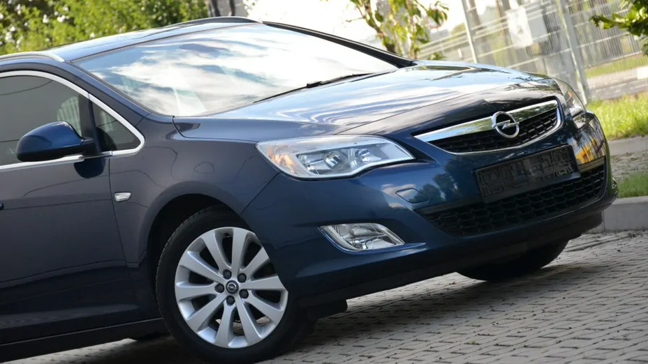 OPEL Astra -