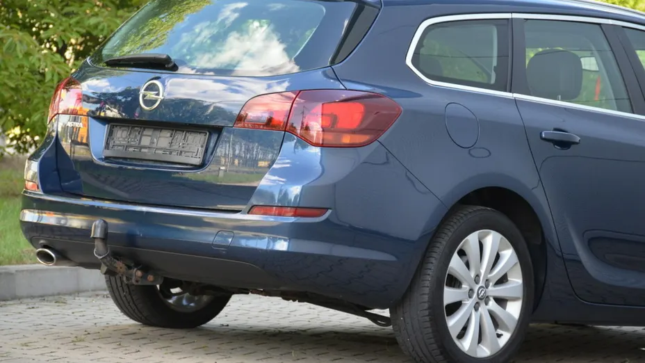 OPEL Astra -