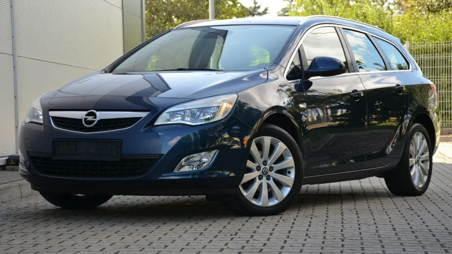 OPEL Astra -