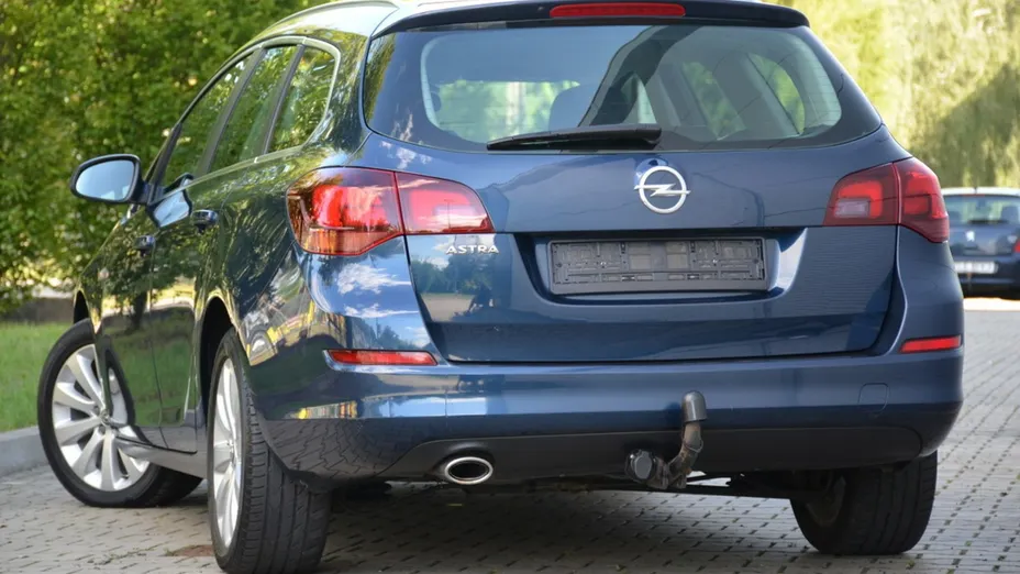 OPEL Astra -