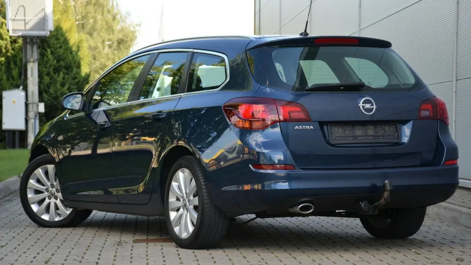 OPEL Astra -