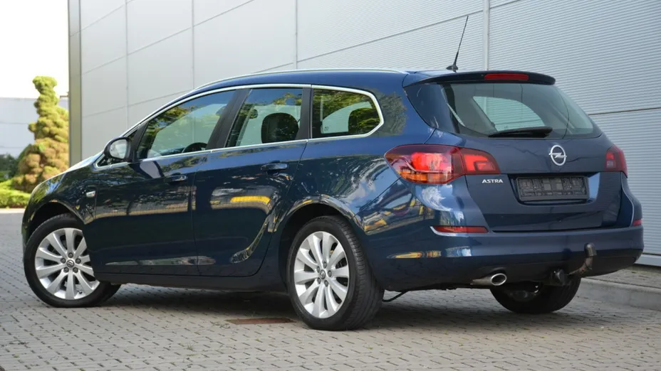 OPEL Astra -