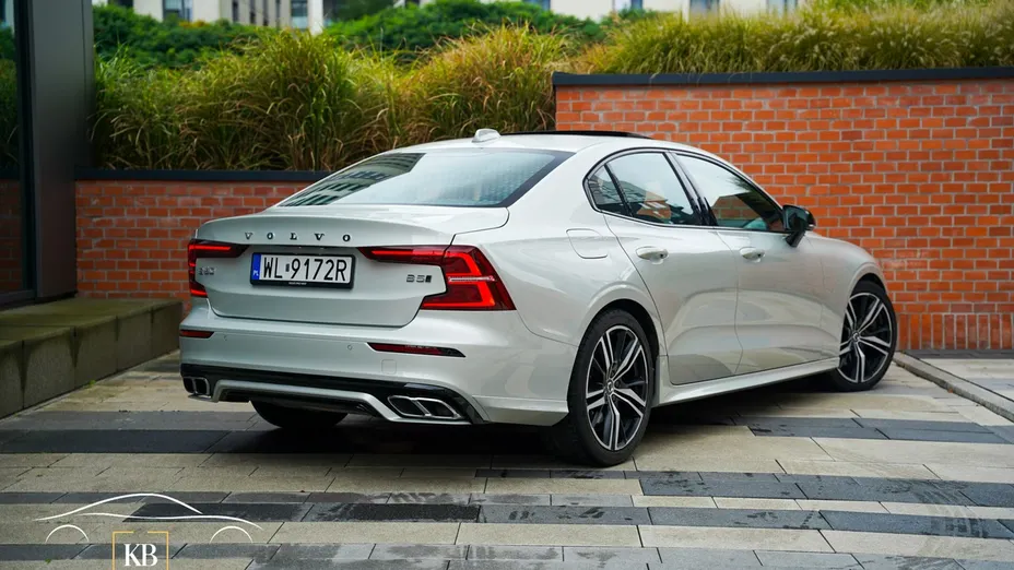 VOLVO S60 -