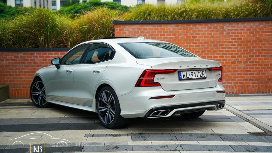 VOLVO S60 -