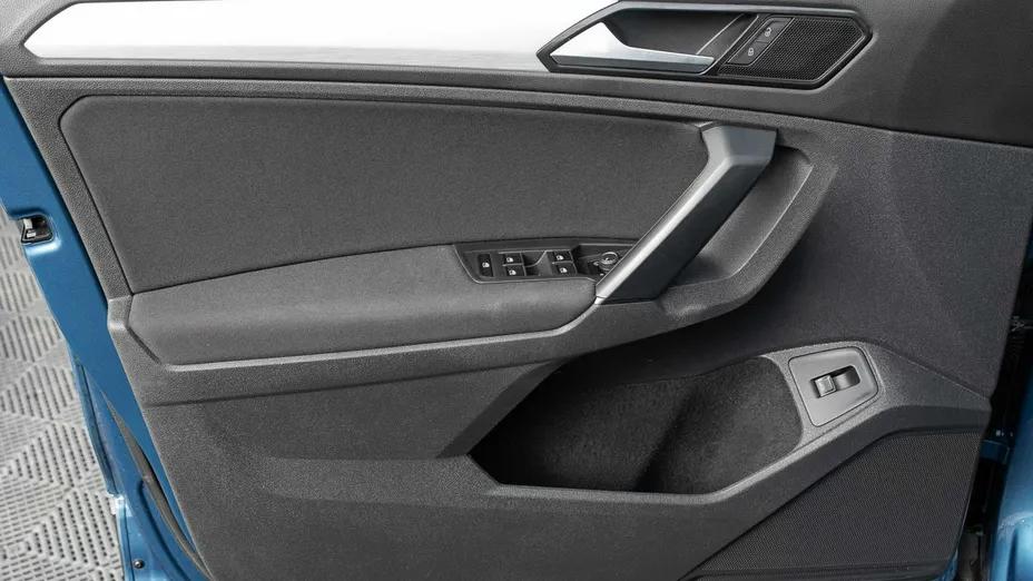 VOLKSWAGEN Tiguan -