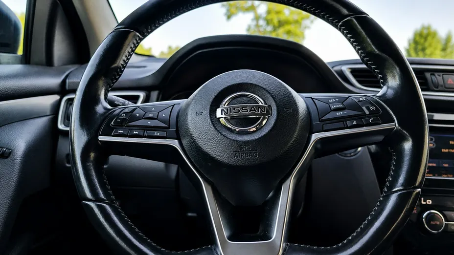 NISSAN Qashqai -