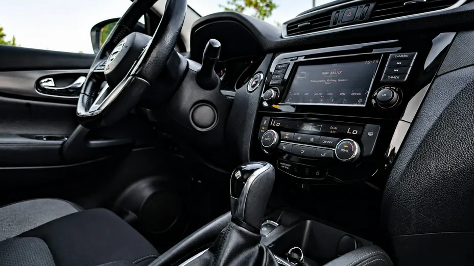 NISSAN Qashqai -