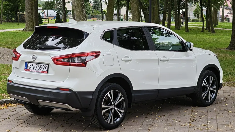 NISSAN Qashqai -