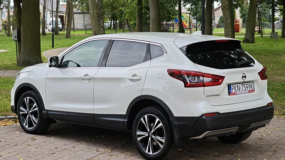 NISSAN Qashqai -