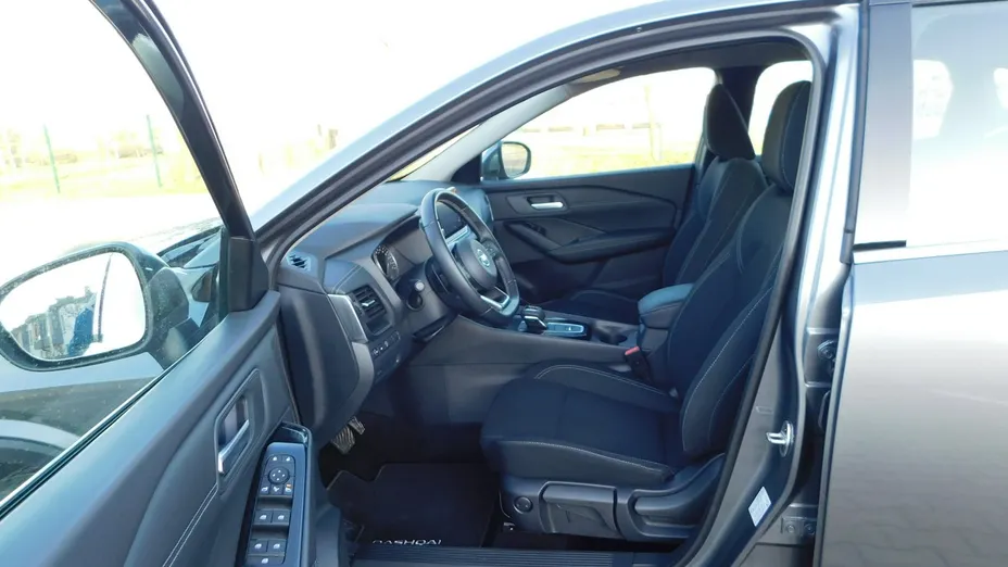 NISSAN Qashqai -
