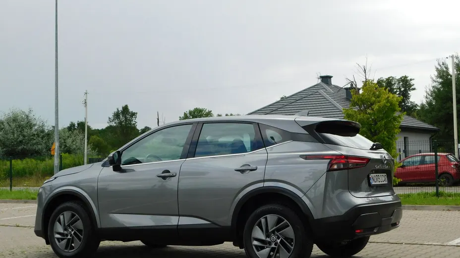 NISSAN Qashqai -