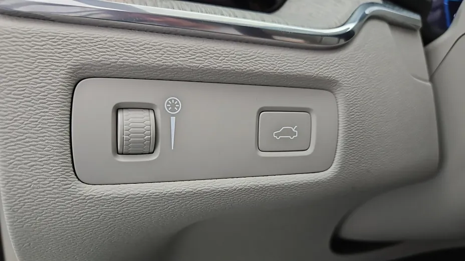 VOLVO XC60 -