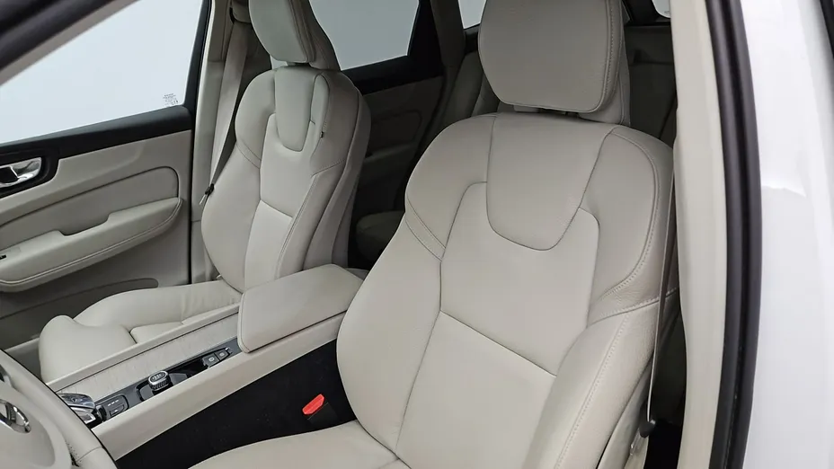 VOLVO XC60 -