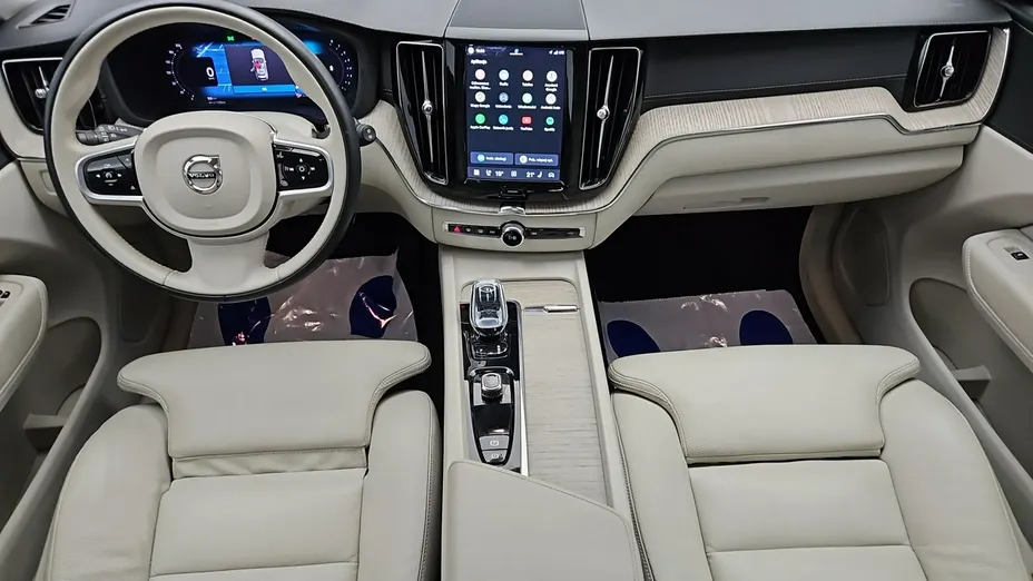 VOLVO XC60 -