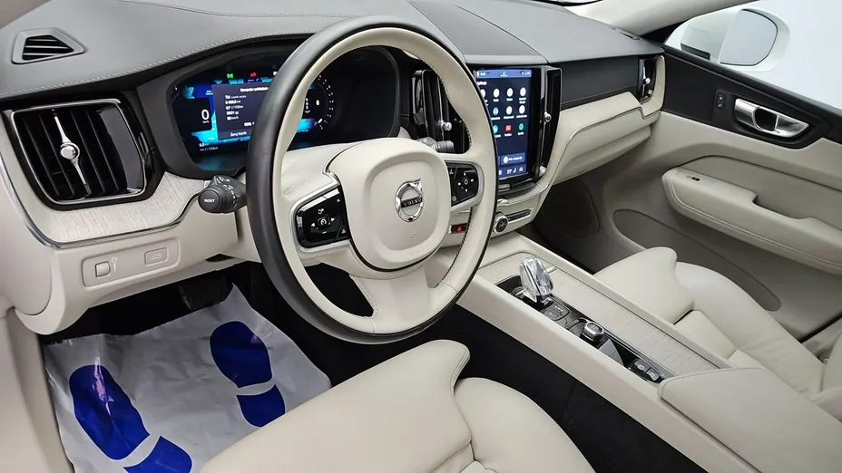 VOLVO XC60 -