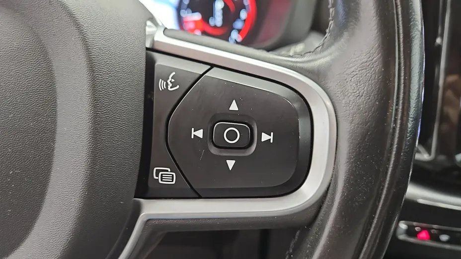 VOLVO XC60 -
