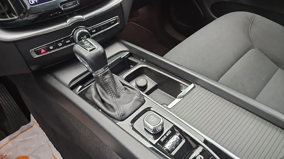 VOLVO XC60 -