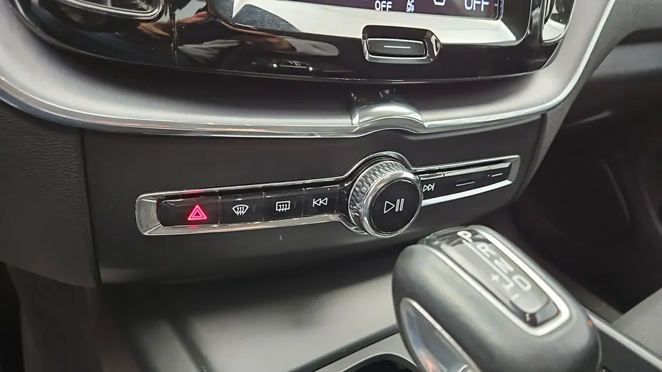 VOLVO XC60 -