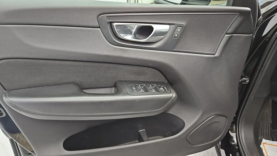 VOLVO XC60 -