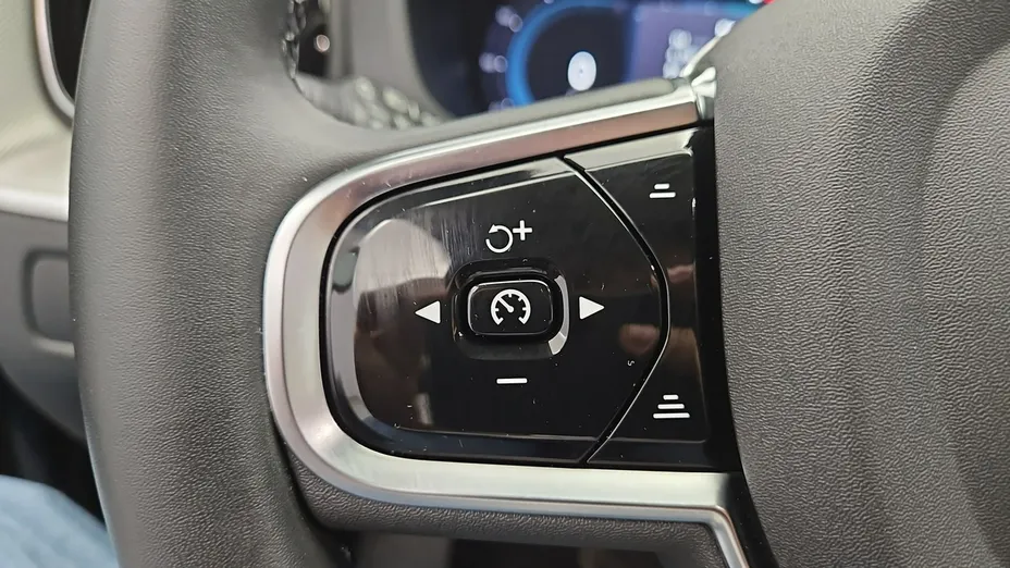 VOLVO XC60 -