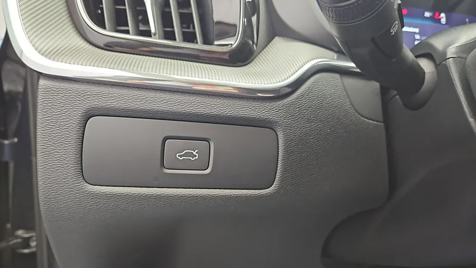 VOLVO XC60 -