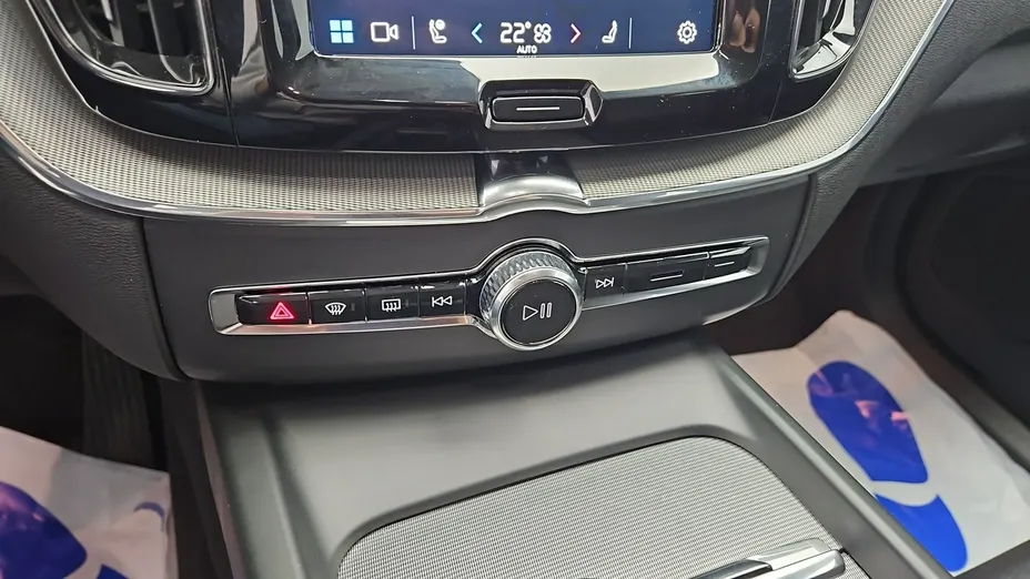 VOLVO XC60 -