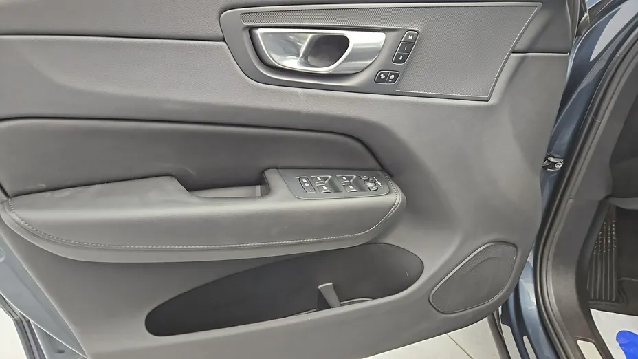 VOLVO XC60 -