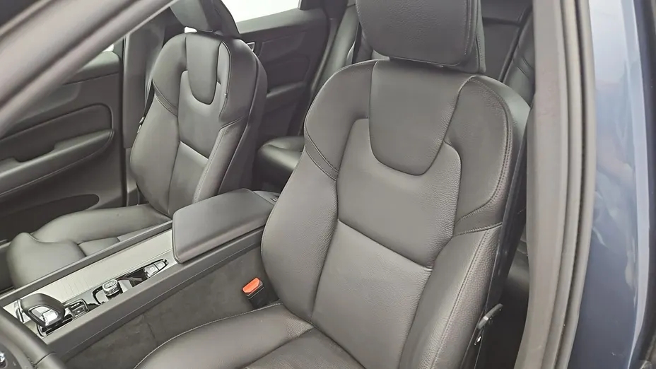 VOLVO XC60 -