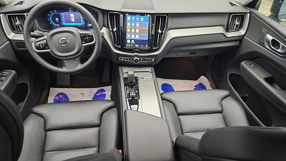 VOLVO XC60 -