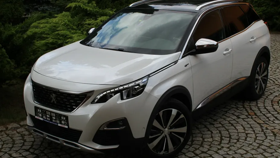 PEUGEOT 3008 -