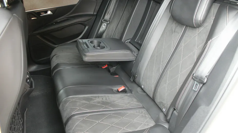 PEUGEOT 3008 -