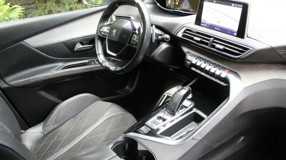 PEUGEOT 3008 -