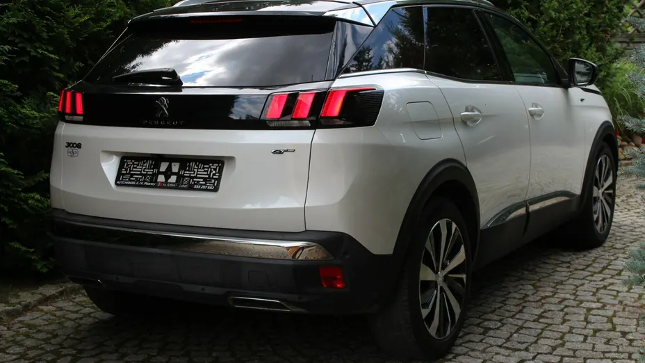 PEUGEOT 3008 -