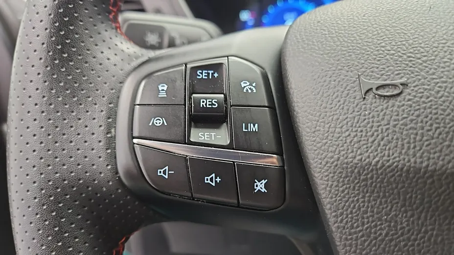 FORD Kuga -