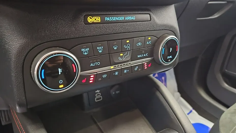 FORD Kuga -