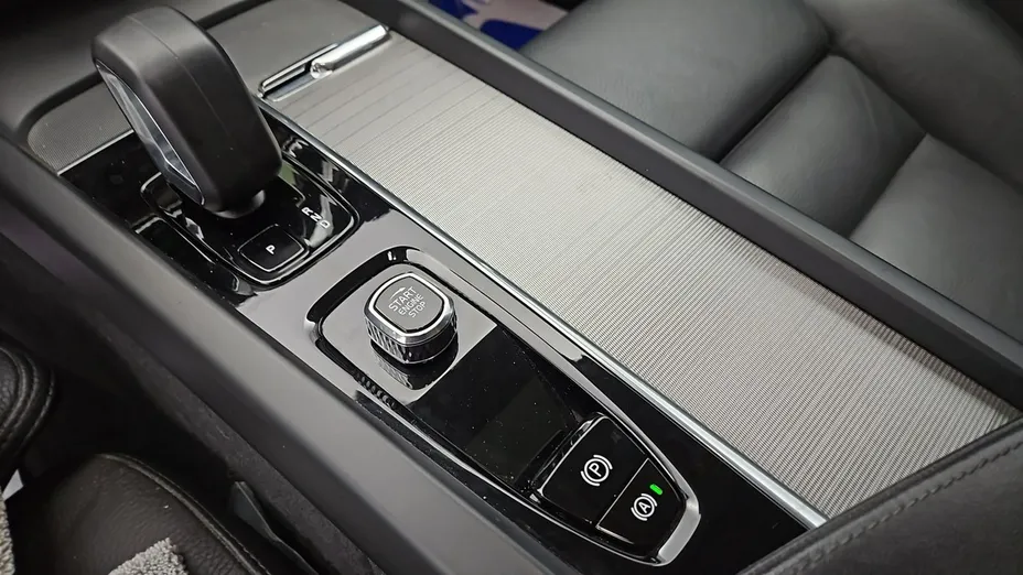 VOLVO V60 -