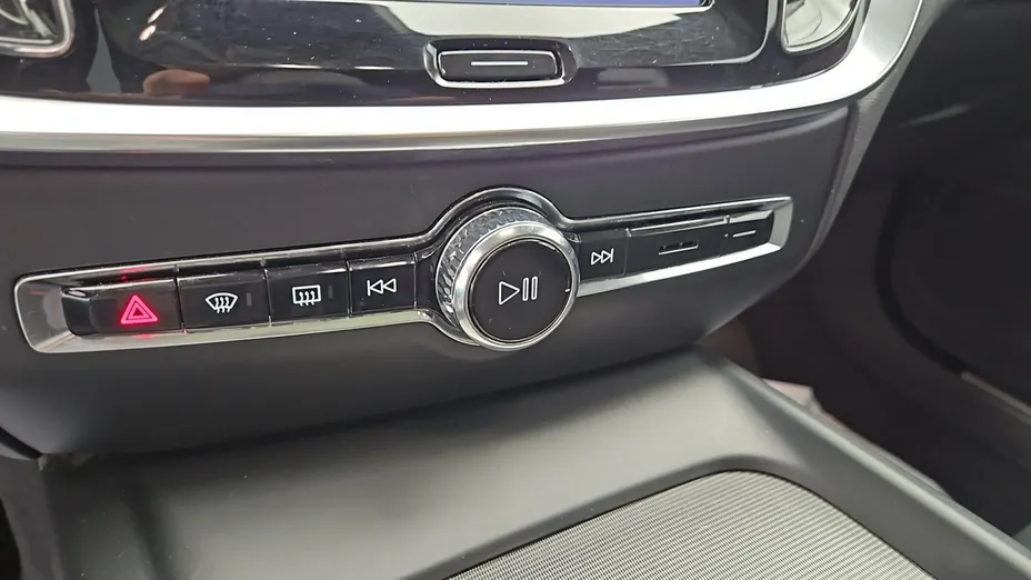 VOLVO V60 -