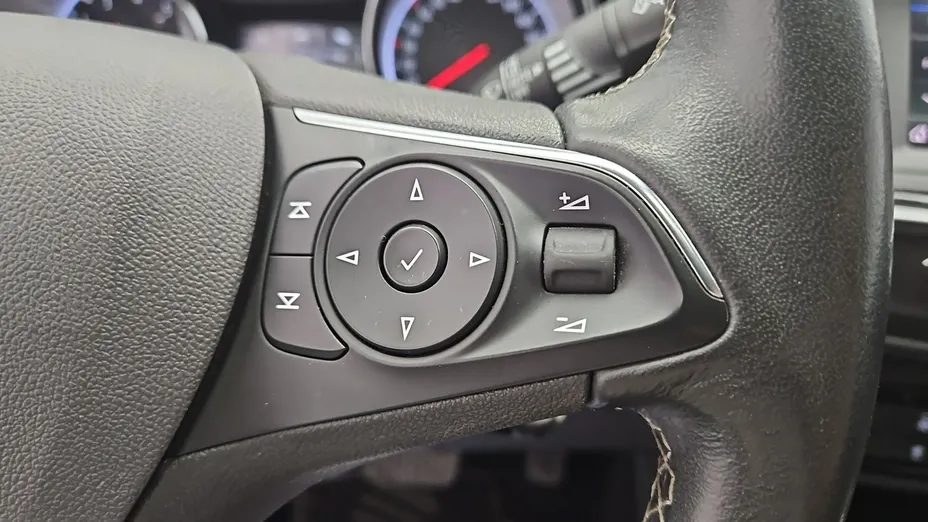 OPEL Insignia -