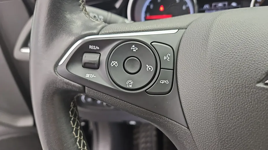 OPEL Insignia -