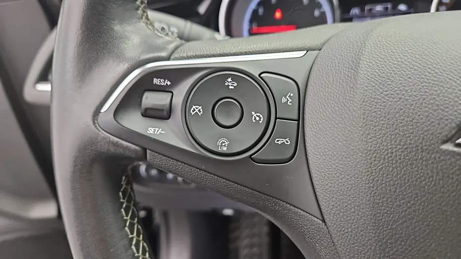 OPEL Insignia -