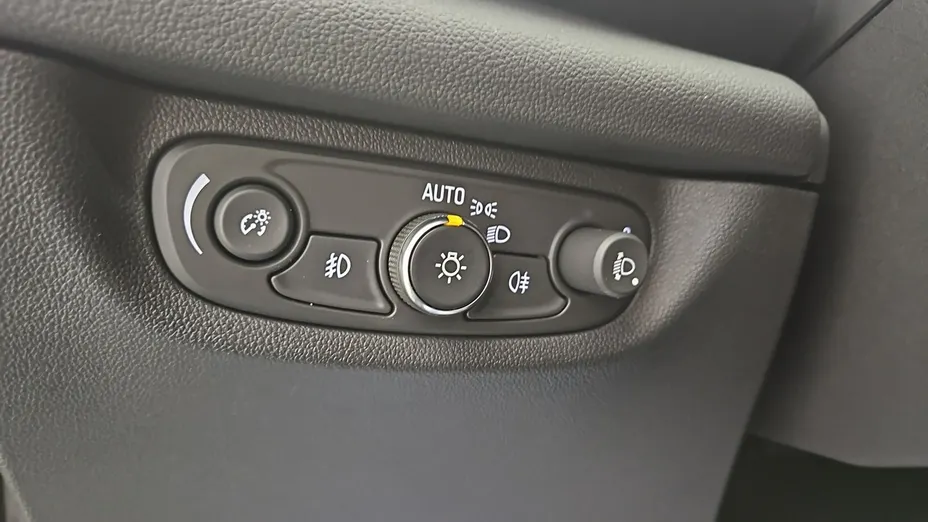 OPEL Insignia -