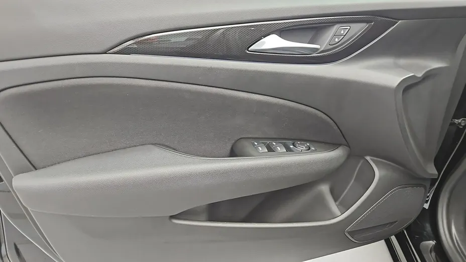 OPEL Insignia -