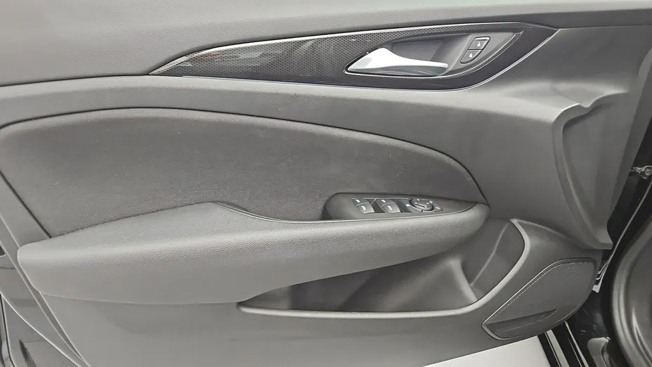 OPEL Insignia -